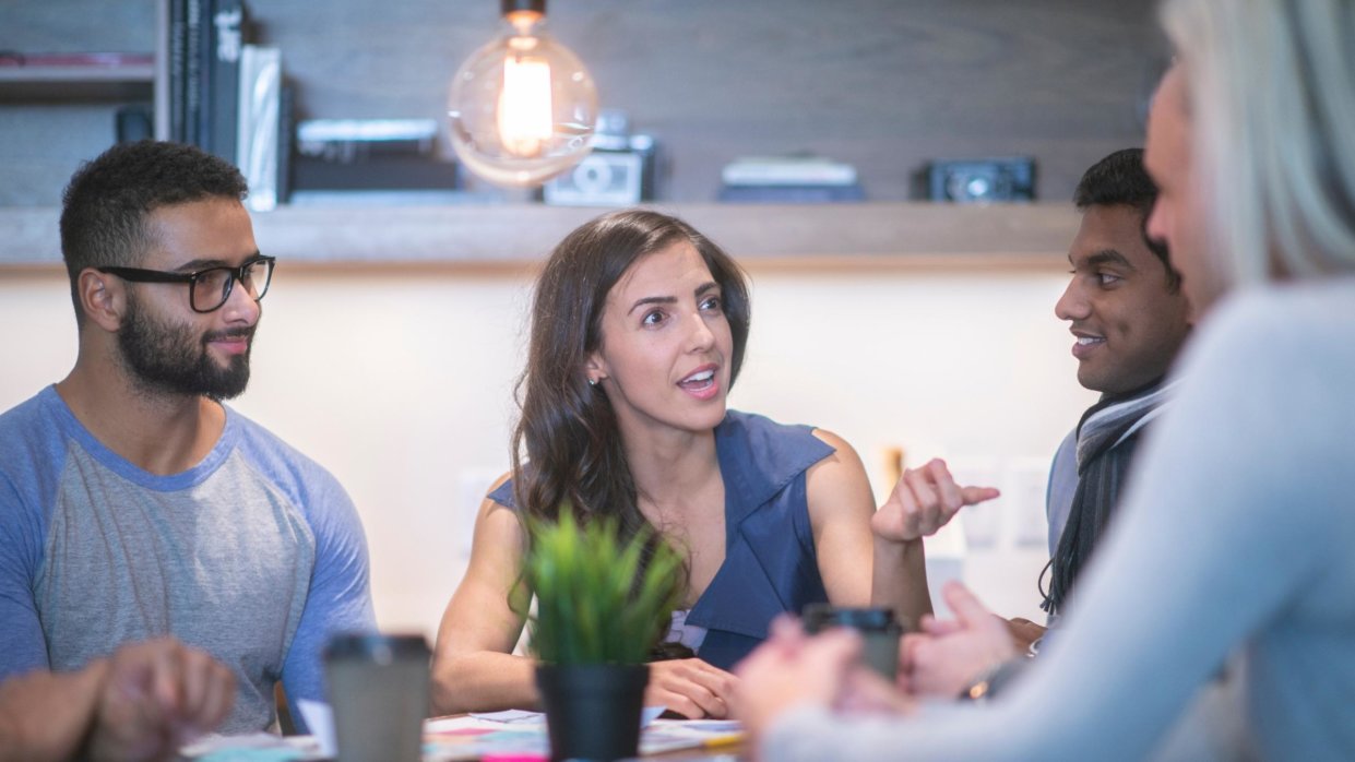How To Speak Confidently In Office 9 Effective Strategies to Confidently Speak Up In Meetings | Fellow.app