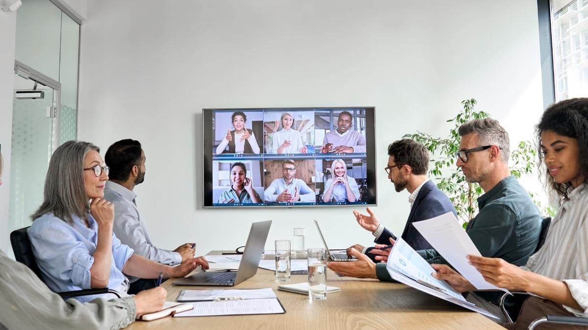 Engaging Hybrid Employees During Meetings