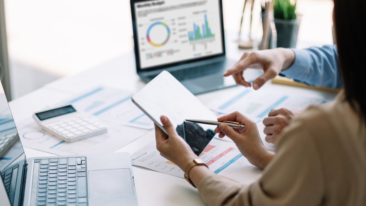 One on One Meeting Template: Top 10 Questions to Ask Direct Reports One on One Meeting Template: Top 10 Questions to Ask Direct Reports